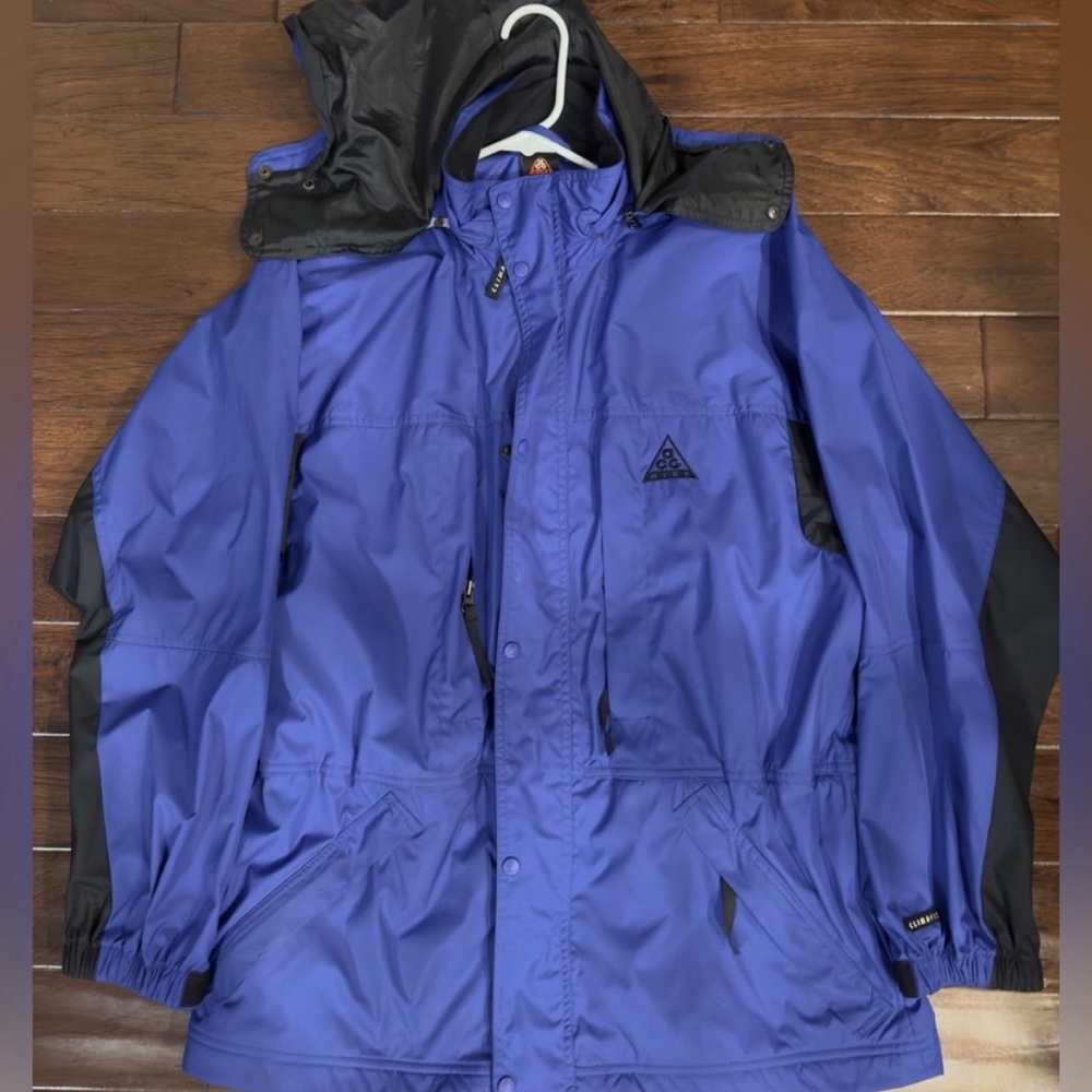 COPY - Nike ACG jacket with hoodie sz small